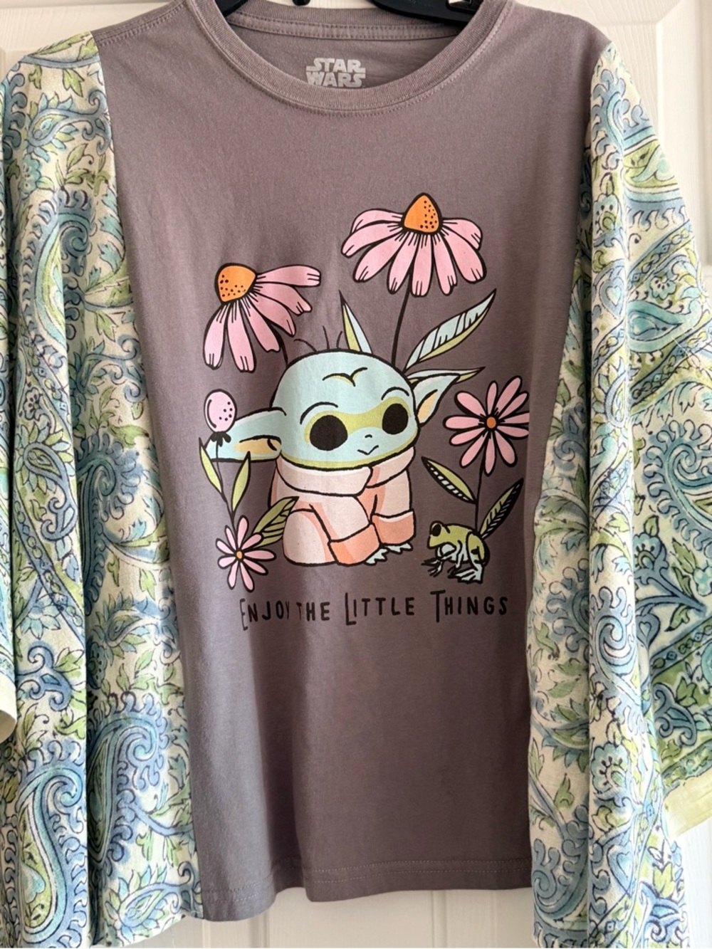 Star Wars Grogu Upcycled Tee Vintage Batik Fabric Sleeves ENJOY THE LITTLE THING - Picture 3 of 4